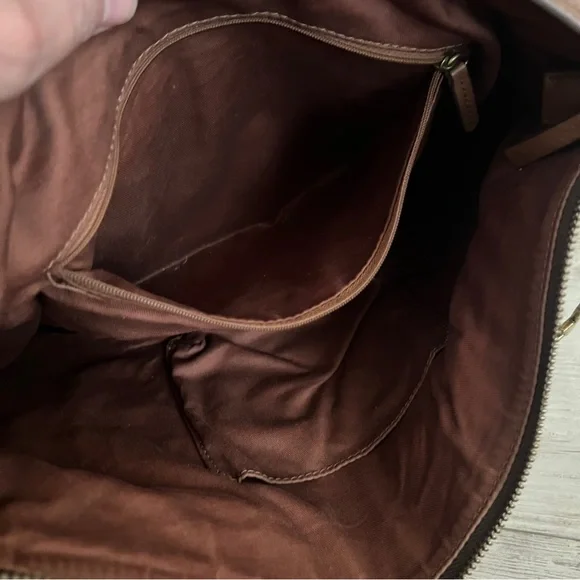 Authentic Fossil Women's Cowhide Leather Shoulder Bag w/Key Hobo Style EUC! - Picture 9 of 16